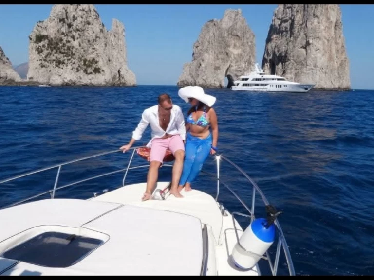 Motorboat rental with or without captain Darlin Naples