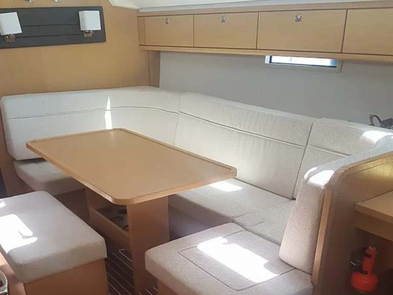 Bareboat Rental Sailboat Bavaria with a boat licence