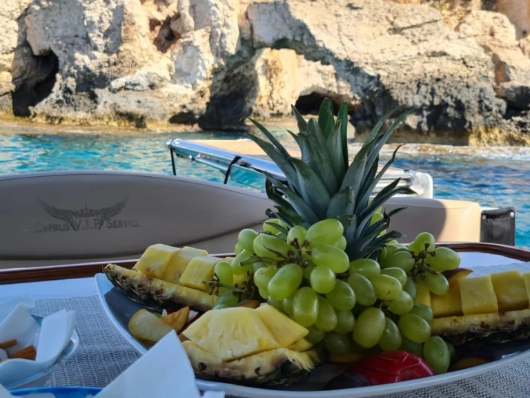 Boat rental Sea Ray Sea Ray 455 Sundancer in Limassol on Samboat