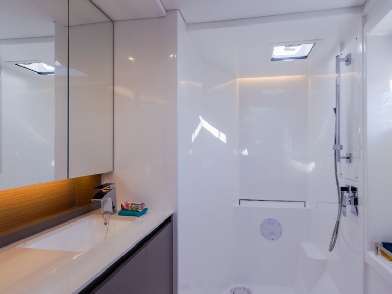 Yacht charter Marina (City) cheap Leopard 50