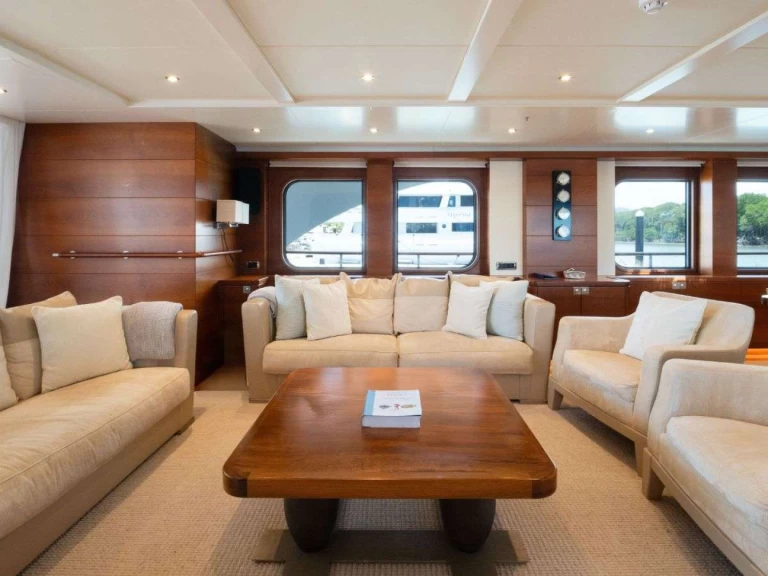 Luxury Yacht rental with or without captain Moonen Cairns