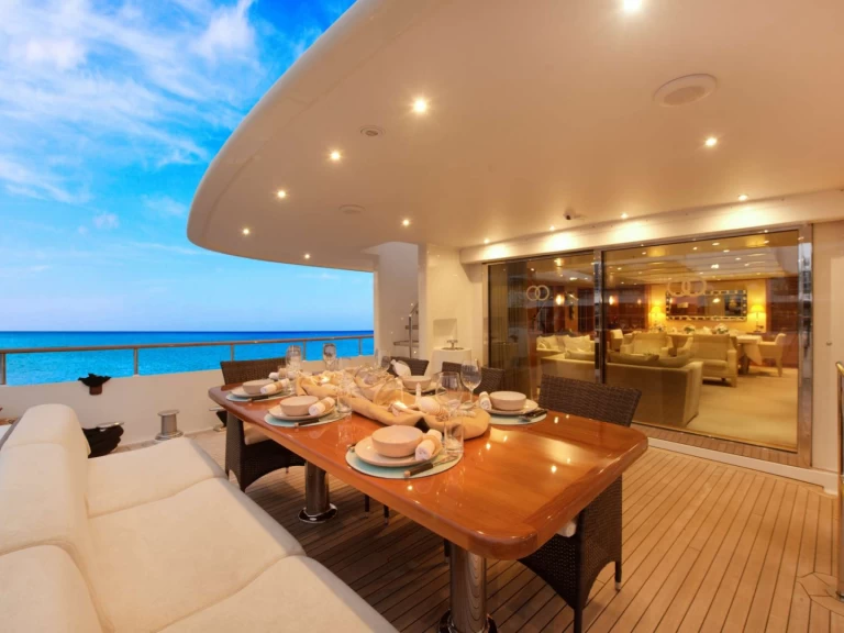 Rent a Moonen BELUGA Cairns