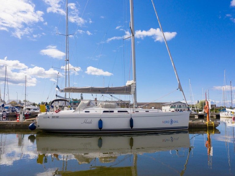 Boat rental Hanse Hanse 400 E in Tallinn on Samboat