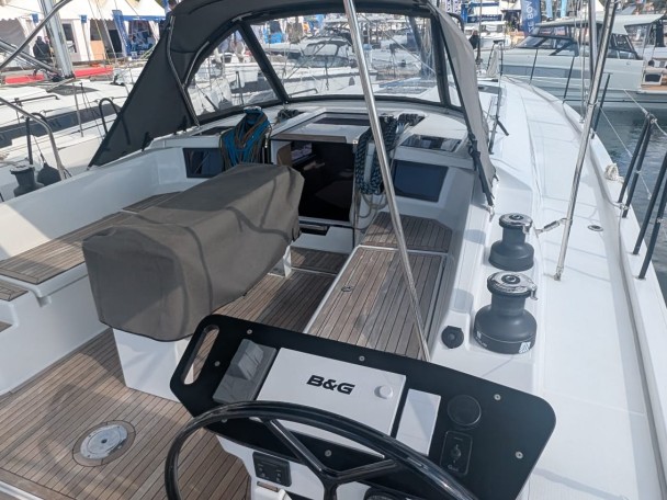 Yacht charter Marseille cheap Dufour 44