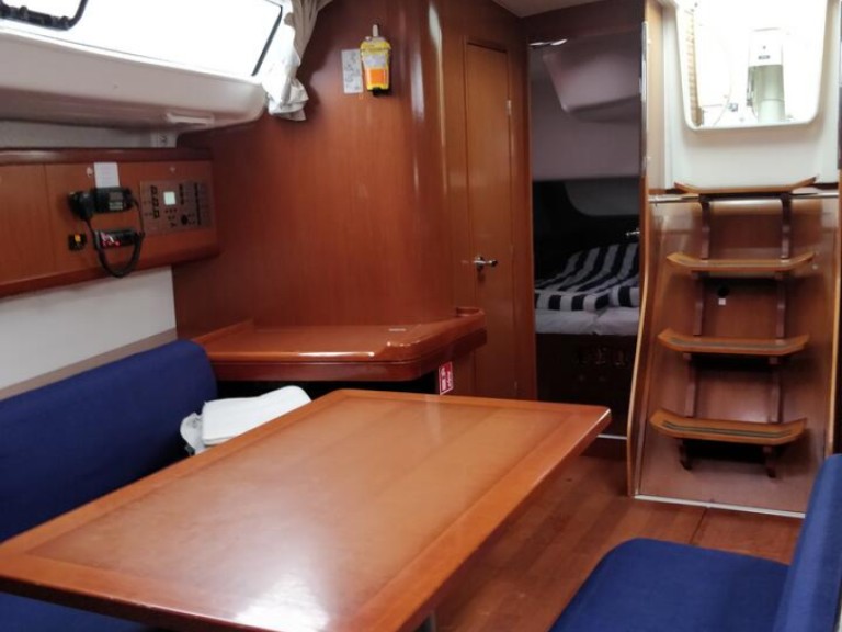 Boat rental Bénéteau Oceanis 43 in Tallinn on Samboat