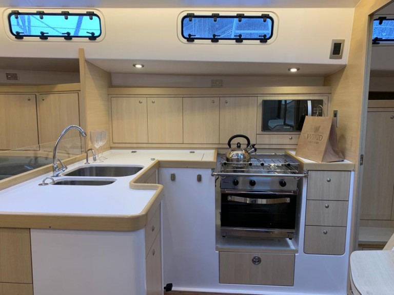 Rent a Delta Yacht Delta 41 Paraty