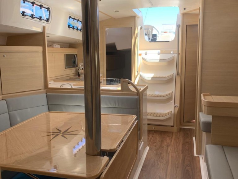 Rent a Delta Yacht Delta 41 Paraty