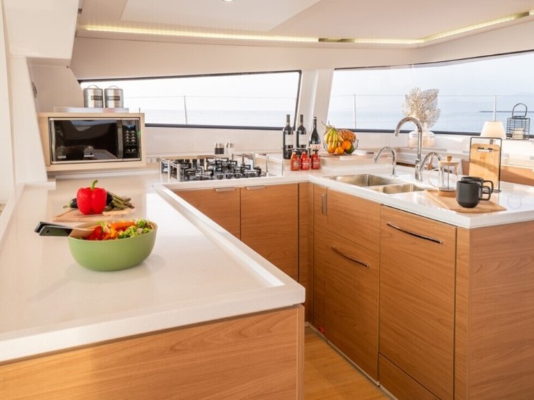 Catamaran rental in Playa de Talamanca - Bali Bali 5.4