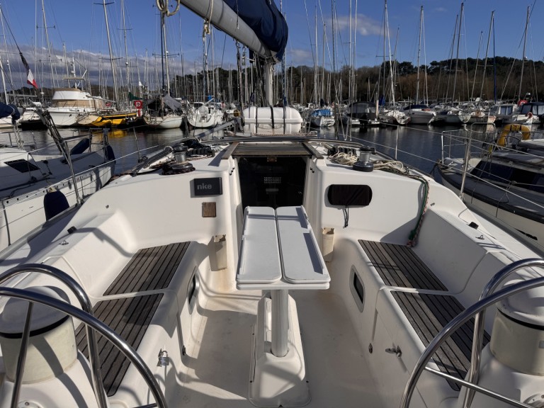 Sailboat rental in Port-Haliguen - Jeanneau Sun Odyssey 40