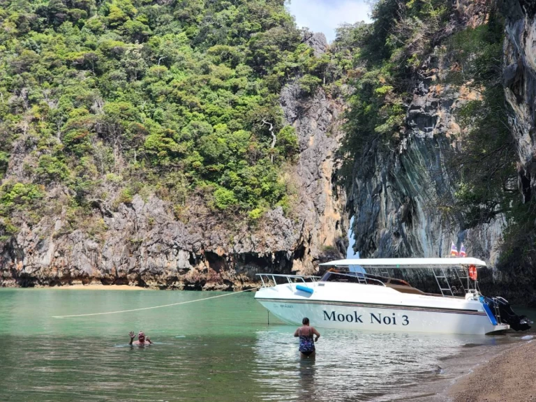 Motorboat for rent Phuket (City) at the best price