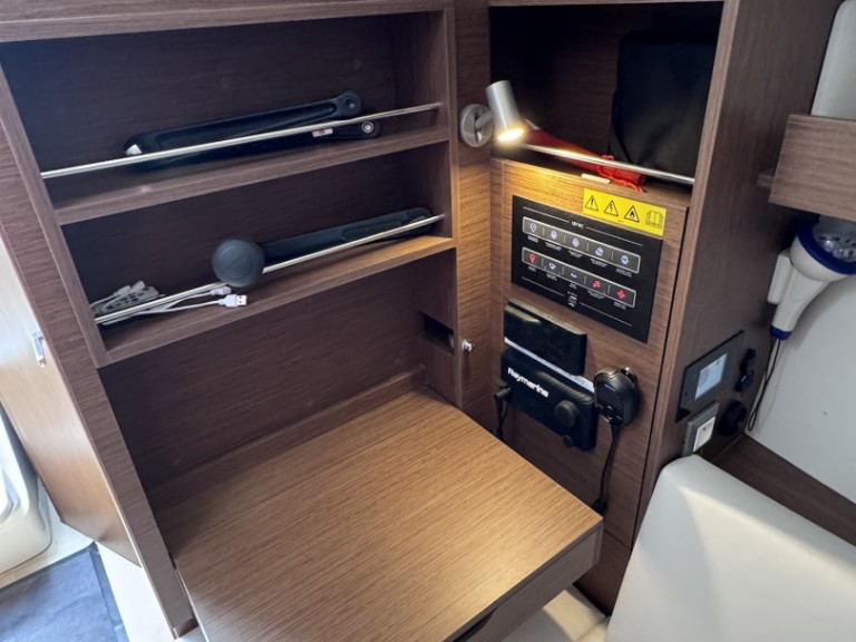 Bareboat Rental Sailboat Bénéteau with a boat licence