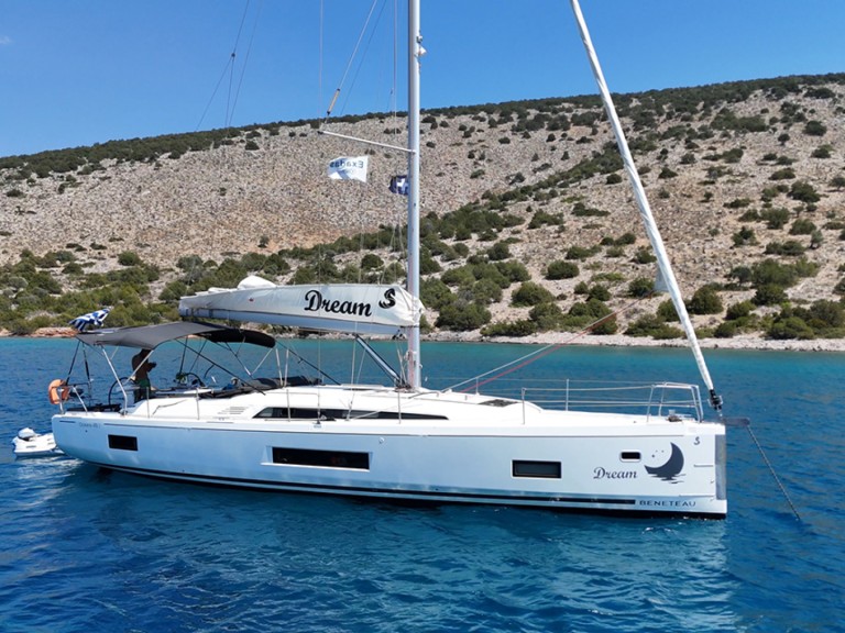 Sailboat rental in Alimos - Bénéteau Oceanis 46.1