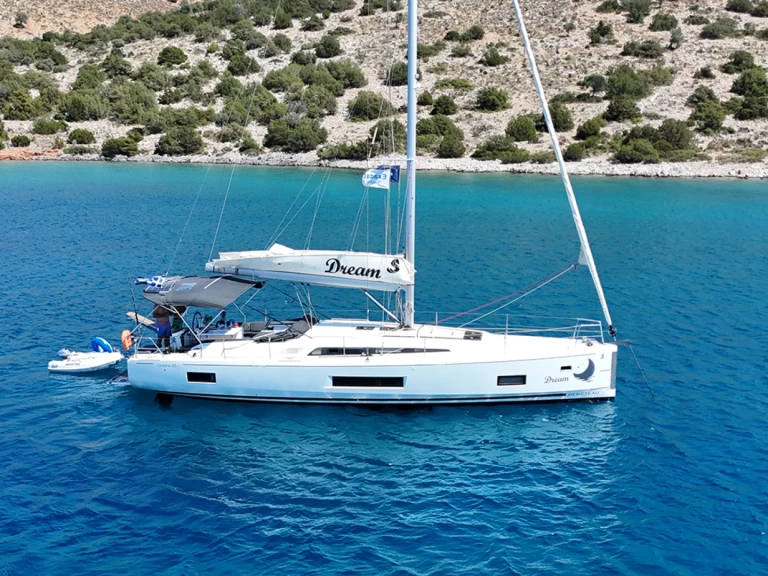 Rent a Bénéteau Oceanis 46.1 Alimos