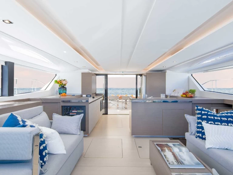 Bareboat Rental Motorboat Leopard with a boat licence