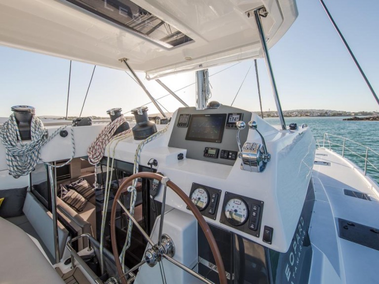 Boat rental Leopard Leopard 50 in Marina (City) on Samboat