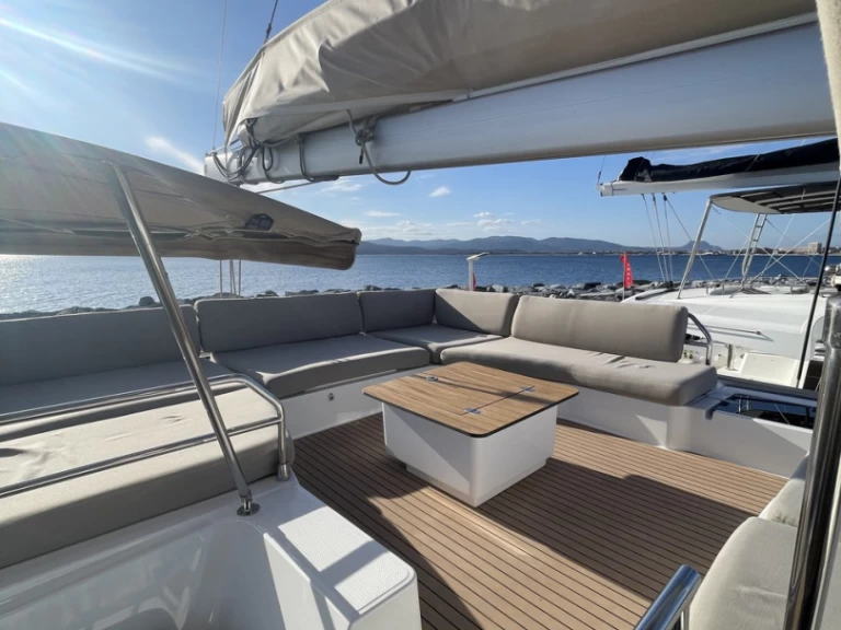 Fountaine Pajot Aura 51 in Saint-Raphaël on SamBoat