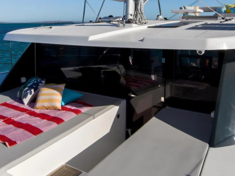 Yacht charter Road Town cheap Leopard 42