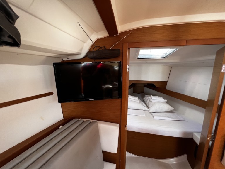 Boat rental Jeanneau Sun Odyssey 349 in Sukošan on Samboat