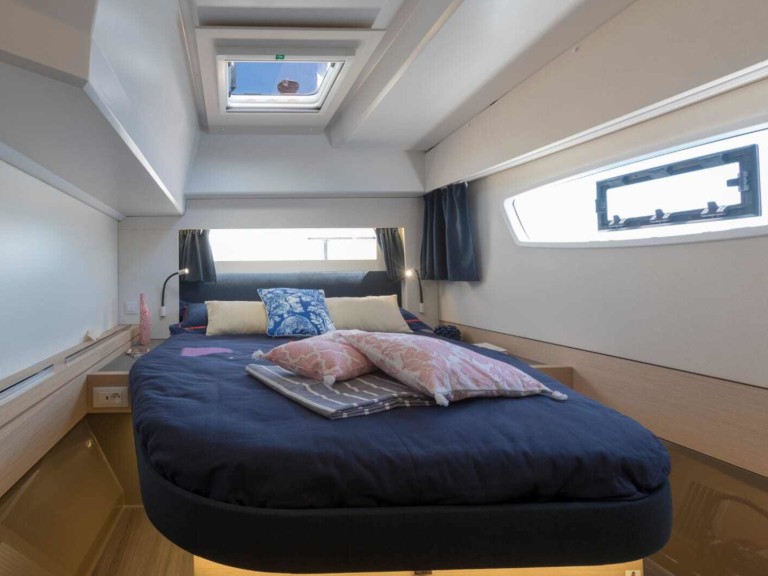 Yacht charter Palermo cheap Astrea 42