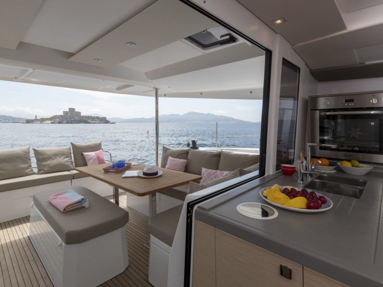 Catamaran rental in Palermo - Fountaine Pajot Astrea 42