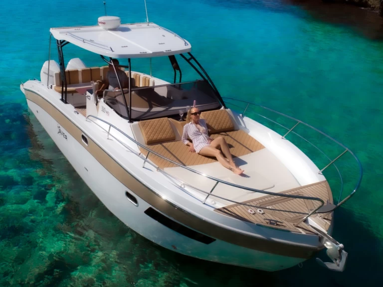 Motorboat rental with or without captain Saver Castro Marina