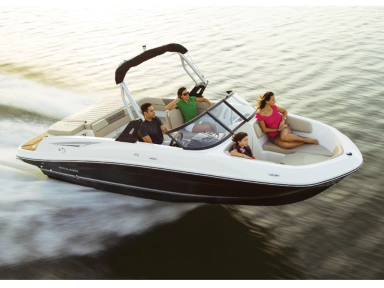 Boat rental Bayliner VR5 OB in Petit Piquey on Samboat