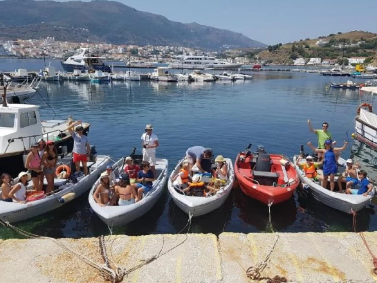 Motorboat for rent Andros at the best price