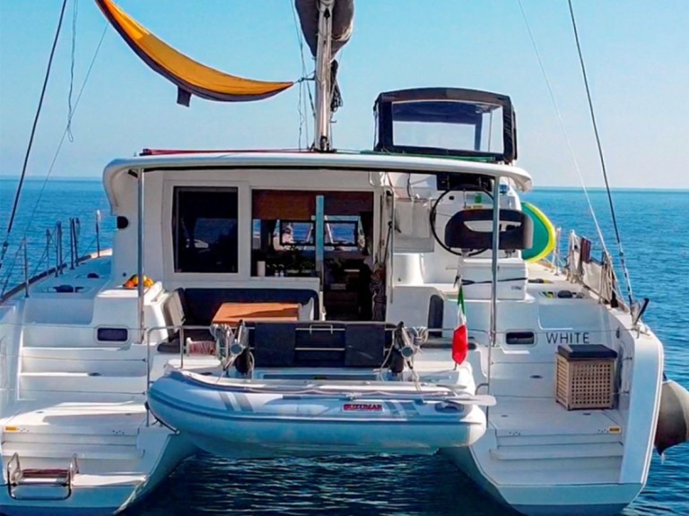 Catamaran rental in Salerno - Lagoon Lagoon 40