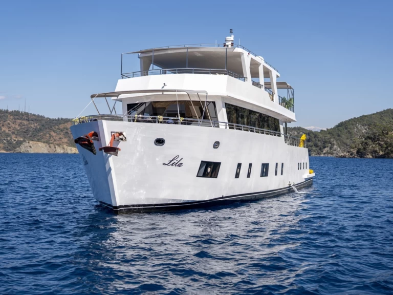 Motorboat rental in Fethiye - Custom Made Trawler