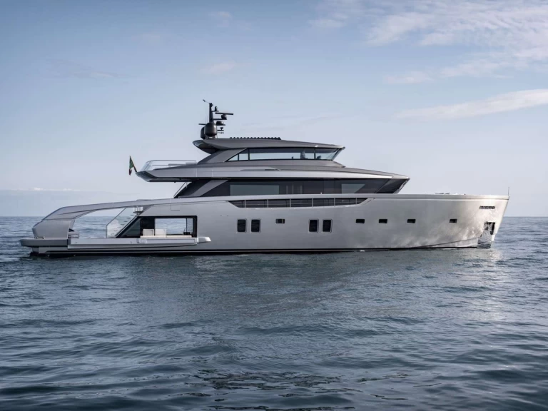 Luxury Yacht for rent Viareggio at the best price