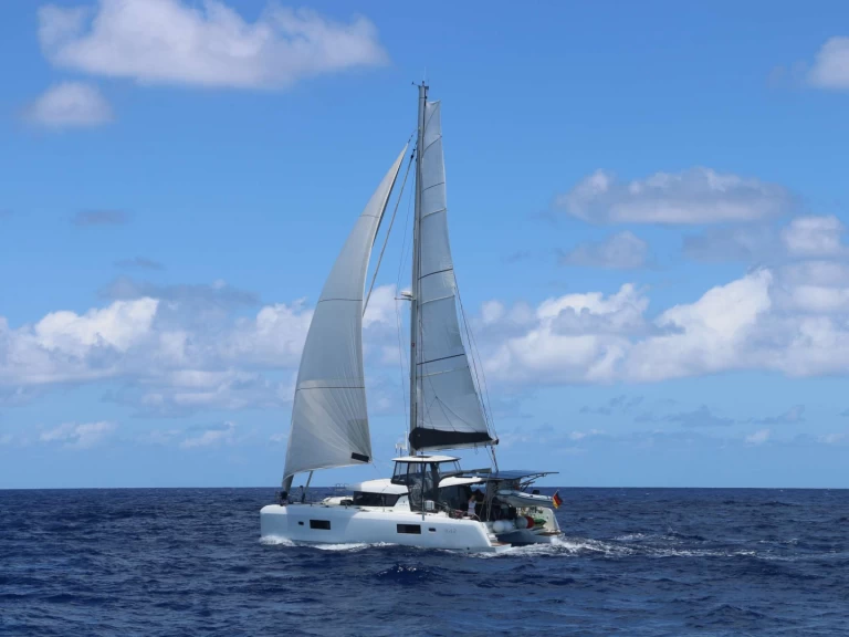 Luxury Yacht rental in Saint Martin - Lagoon VITAMIN SEA