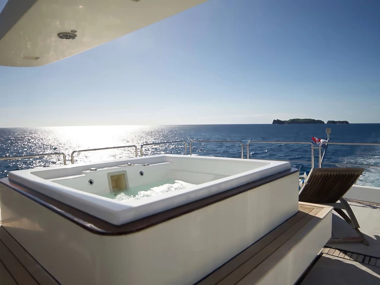 Bareboat Rental Luxury Yacht Azimut with a boat licence