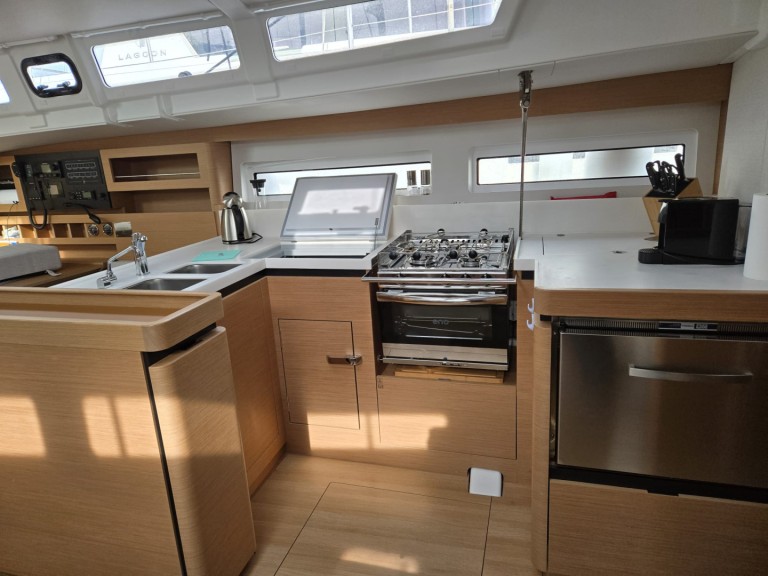 Rent a Jeanneau Sun Odyssey 490 Marina (City)