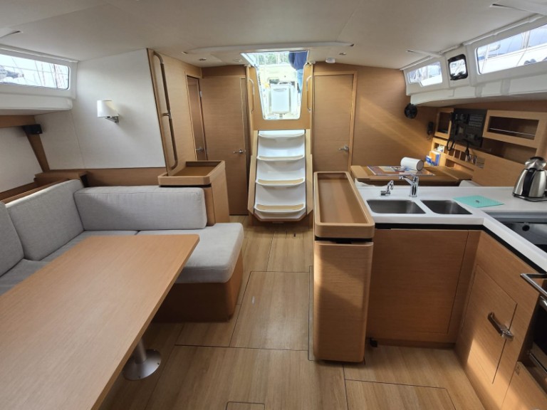 Sailboat rental in Marina (City) - Jeanneau Sun Odyssey 490