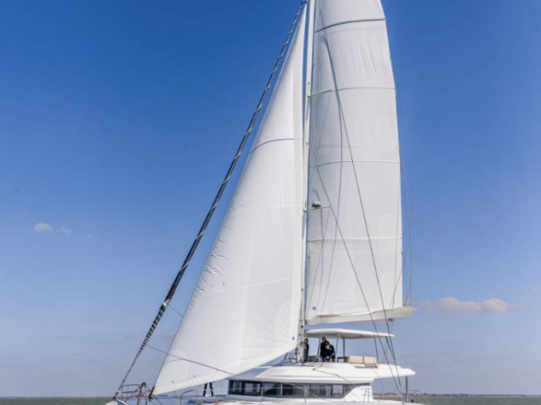 Yacht charter Bas du Fort cheap Lagoon 55