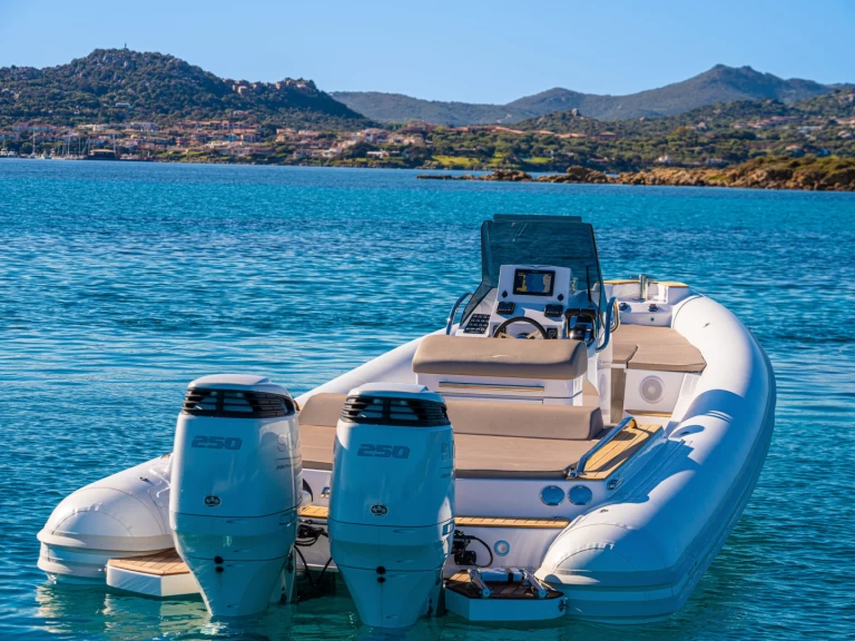 Yacht charter Porto Rotondo cheap M-GT Spider