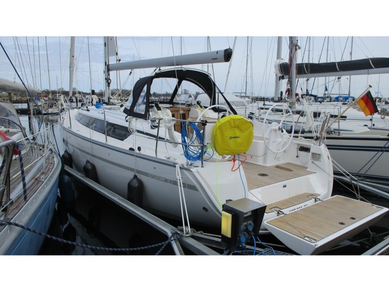Boat rental Bavaria Cruiser 37 in Göteborgs stad on Samboat
