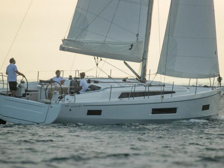 Sailboat rental with or without captain Bénéteau Golfe-Juan