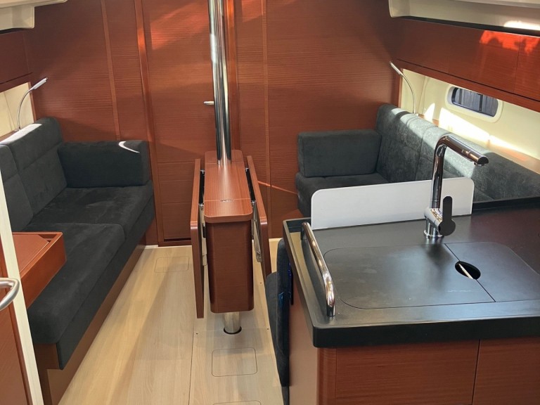 Bareboat Rental Sailboat Hanse with a boat licence