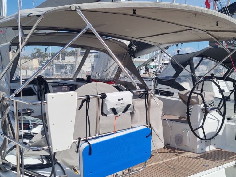 Sailboat rental in Golfe-Juan - Bénéteau Oceanis 40.1