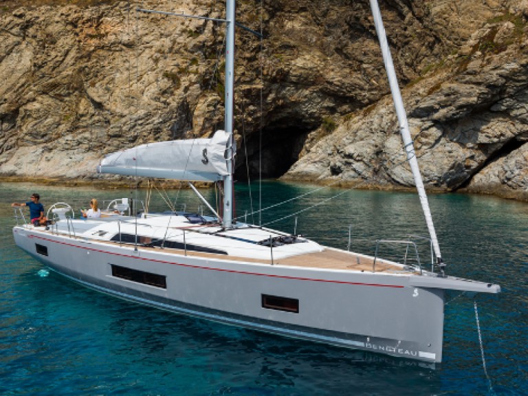 Boat rental Bénéteau Oceanis 46.1 in Golfe-Juan on Samboat