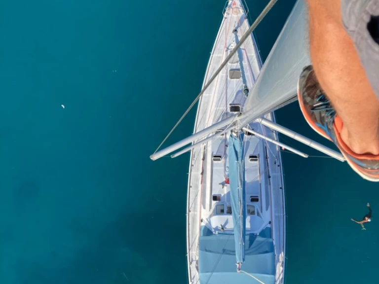 Custom Made Alezan 495 in Raiatea on SamBoat