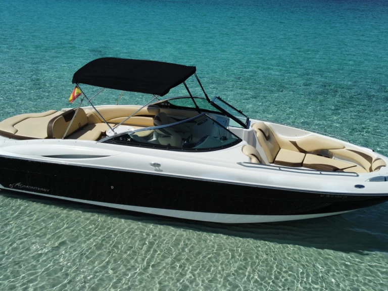 Bareboat Rental Motorboat Monterey with a boat licence