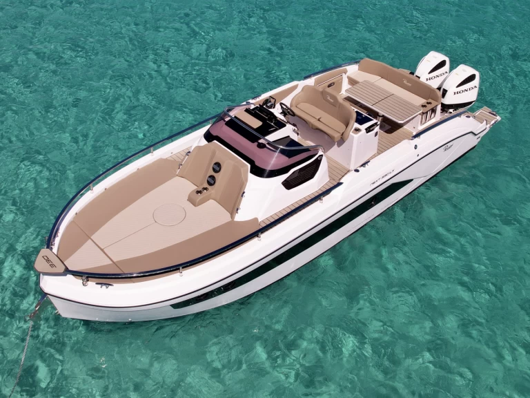 Bareboat Rental Motorboat Ranieri with a boat licence