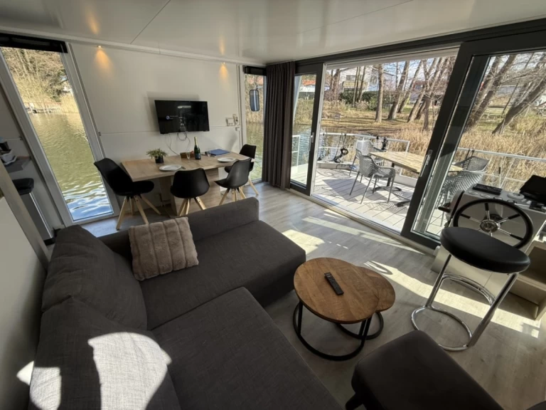 Hausboot 2.5 für 4 Personen in Granzow on SamBoat