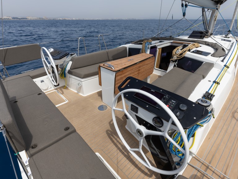 Sailboat for rent Marseille at the best price