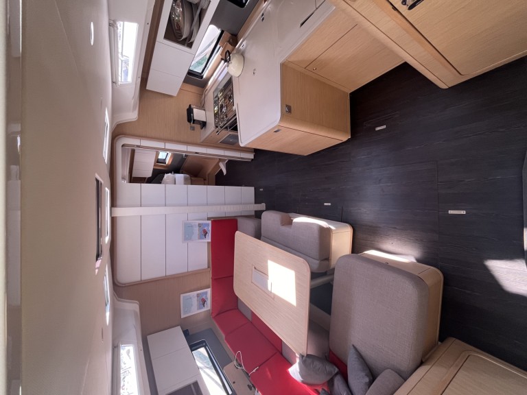 Dufour Dufour 41 in Marseille on SamBoat