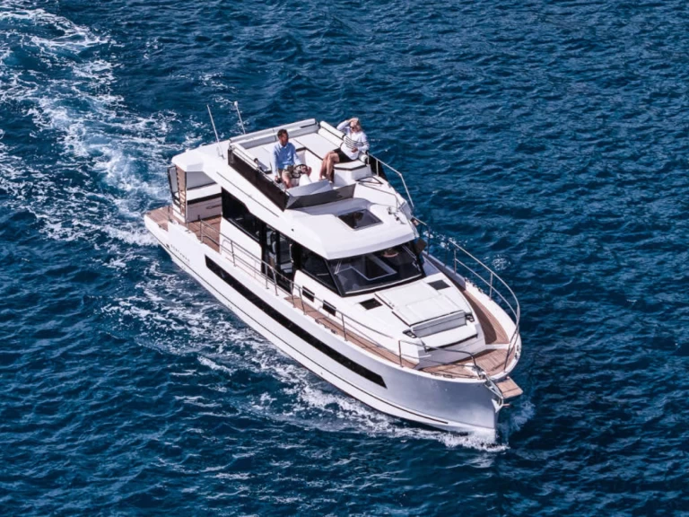Luxury Yacht rental in Saint-Raphaël - Northman Trawler 1300