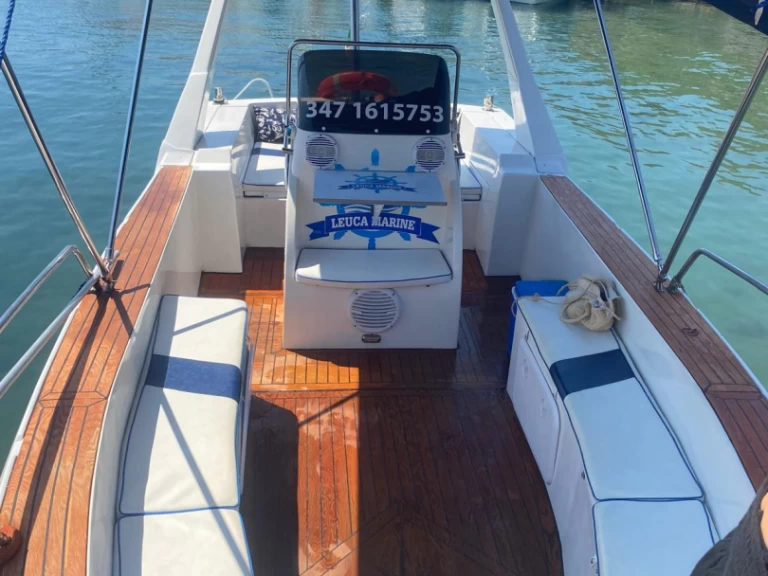 Bareboat Rental Motorboat Rio with a boat licence