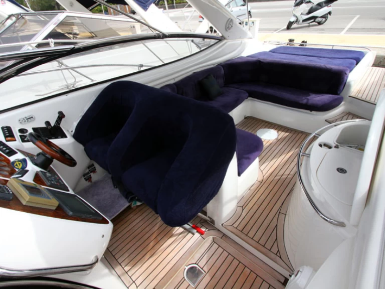 Boat rental Sunseeker Superhawk 48 in Saint-Raphaël on Samboat